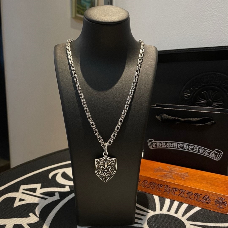 Ch**me He**ts necklaces